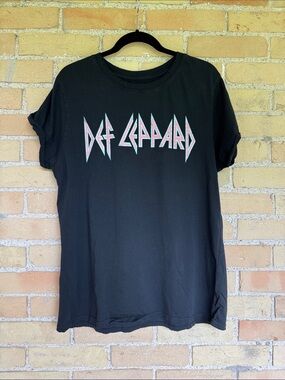 Recycled Karma Black Def Leppard Graphic Tee